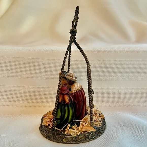 Nativity Three Wise Men Magi Baby Jesus in Manager Figurine EUC - Picture 3 of 9